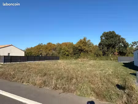 terrain 730m2 serigné