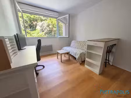 studio renove a caluire proche des transports et des commerces