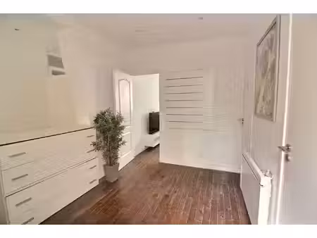 suresnes centre-ville - murs commerciaux avec grand sous-sol ? 72 m² au sol
