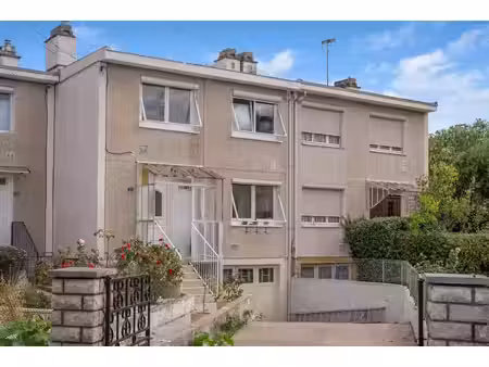 dijon sud maison avec sous-sol complet  3 chambres et gara