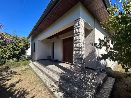 maison de plain-pied tram avec jardin un beau potentiel à révéler
