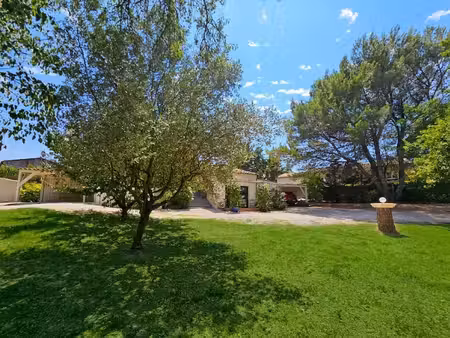à vendre à uzès - maison plain-pied - 126m² habitables sur 1300 m²