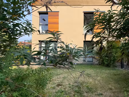 duplex 4 pièces avec terrasse  jardin  parking  box ' une maison! ' à saint-germain-en-lay