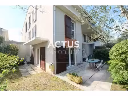 duplex t4 avec jardinet  box & 2 parkings à salon de proven