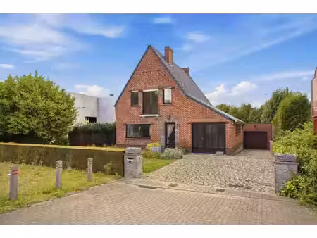wij verkopen uw vastgoed anders én beter!