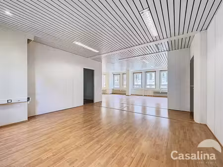 spacieux bureaux de 564 m² idéalement situés avec parkings