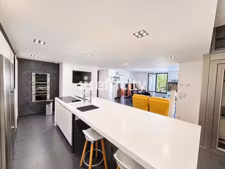 maison 6 pièces - 260 m²