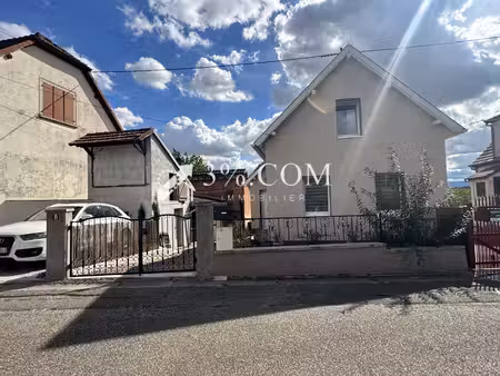 3%com jolie maison avec 3 chambres - jardin- dépendance
