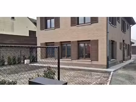 maison à louer à zele pour € 1.200 avec 4 chambres à coucher