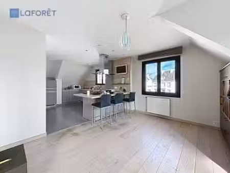 vente immeuble à lanester (56600) : à vendre / 251m² lanester