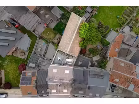 entrepôt ±240 m² avec habitation attenante – chênée