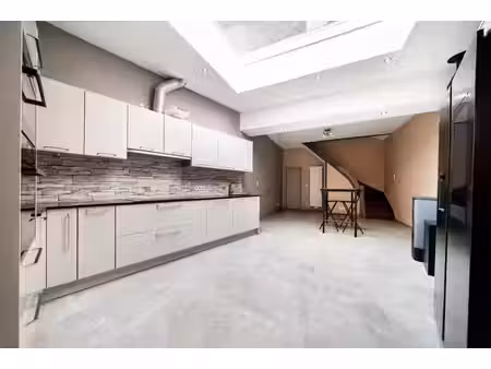 grande maison familiale 5 à 6 ch avec entrepôt à chênée