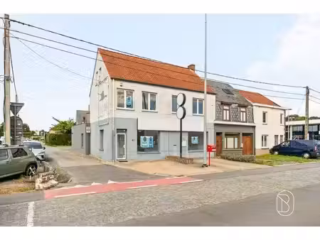 topgelegen commercieel pand met parking