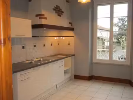 appartement t3 plein centre rabastens de bigorre