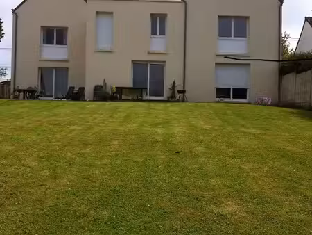 f2 beauvais dans résidence privée