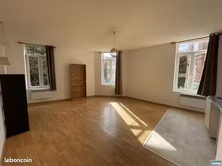 studio 1 pièce 30 m²