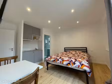 studio de 20 m2 meublé refait à neuf