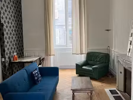 2 pièces 50 m2 plein centre