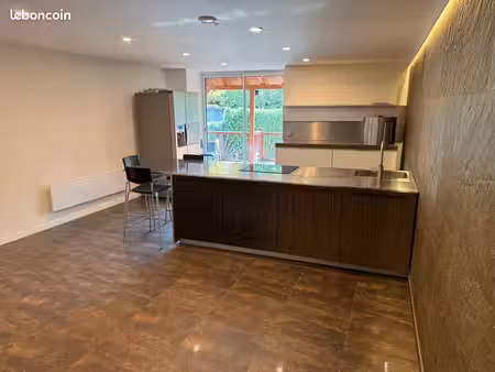 appartement rénové avec terrasse et balcon – loisin