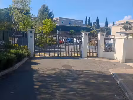 garage de 13 m2 à fréjus