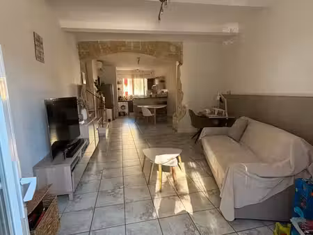 location maison de village 83 m2