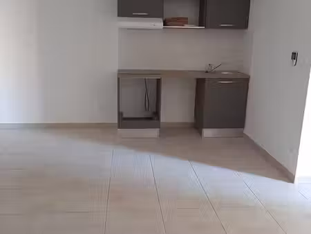 villa 4 pièces 77 m²