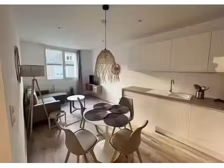 location meublée appartement 2 pièces 37 m² à amiens (80000)  1 100 €