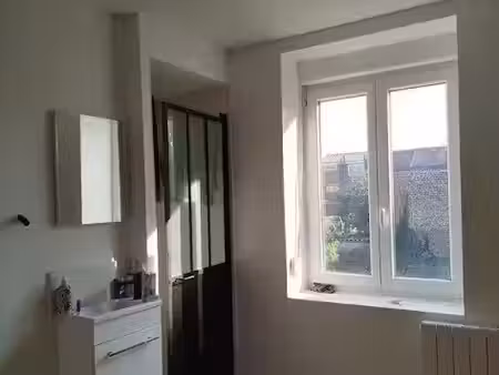 location meublée appartement 4 pièces 70 m² à lille (59000)  470 €