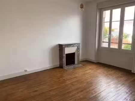 location appartement 2 pièces 50 m² à nantes (44000)  680 €