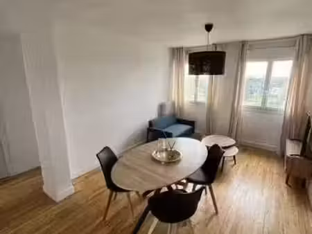 location meublée appartement 4 pièces 61 m² à nantes (44000)  550 €