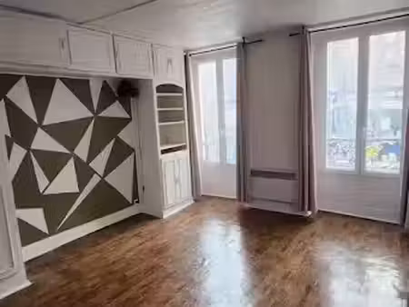 location appartement 2 pièces 31 m² à paris 18ème (75018)  1 149 €