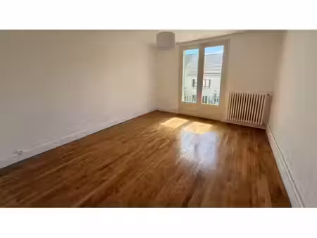 location appartement 3 pièces 67 m² à vichy (03200)  686 €