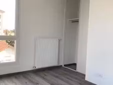 location appartement 2 pièces 40 m² à villeurbanne (69100)  644 €