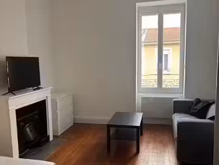 location meublée appartement 1 pièce 36 m² à villeurbanne (69100)  863 €