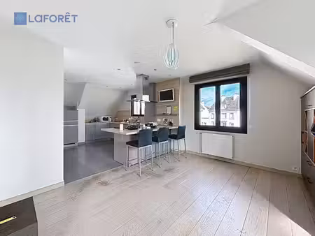 lanester centre immeuble de rapport de qualité ? 3 appartements  3 garages et atelier