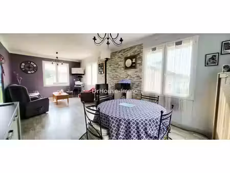 jard-sur-mer  maison sur 2 niveaux au cœur de la ville