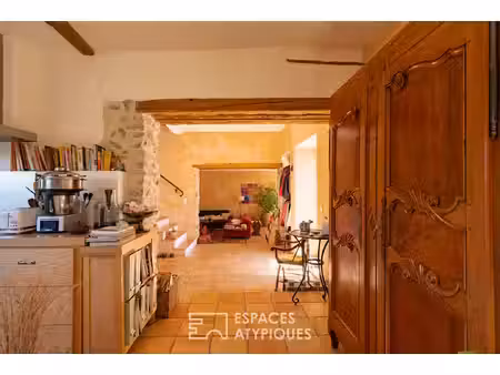 ancien domaine viticole avec gîtes  piscine et 3 hectares proche de limoux