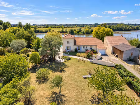 maison avec vue imprenable sur la dordogne