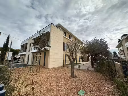 location appartement 3 pièces 77 m² à aix-en-provence (13540)
