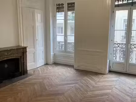 location appartement 2 pièces 48 m² à lyon 6 (69006)