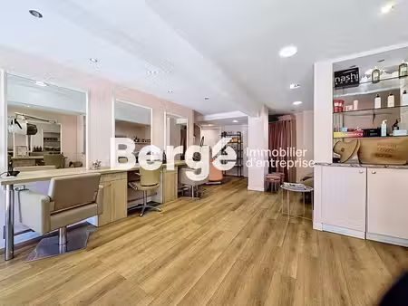 location commerce antibes 06600 50m²