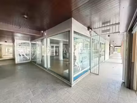 location commerce 195 m² à lyon 5 (69005)