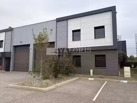 location commerce 333 m² à saint-priest (69800)
