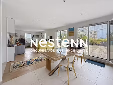 grand appartement 2 pièces avec grande terrasse en dernier étage - 69500 bron