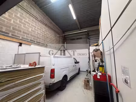 entrepot a louer vaux le penil