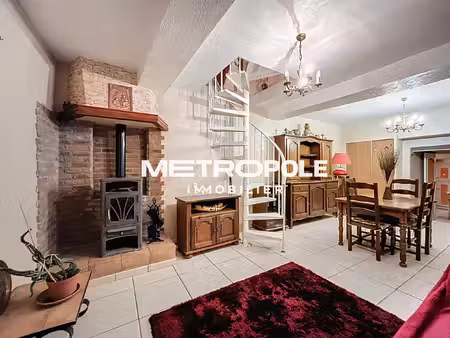 maison de ville avec terrain beau potentiel à rénover