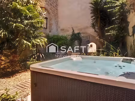 maison de caractère de 200m² cour paysagée jacuzzi