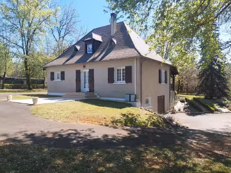 belle maison périgourdine d'environ 110 m2