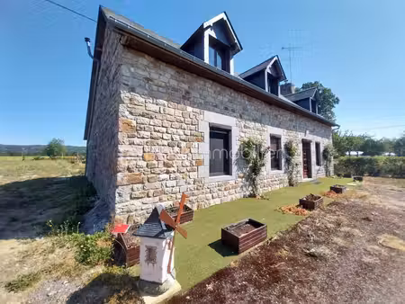 maison en pierre à 8mn de mortain 20mn de saint hilaire du harcouët 1h00 des plages