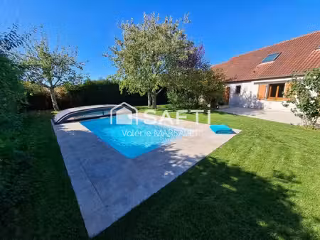 maison familiale avec piscine et vie de plain-pied
